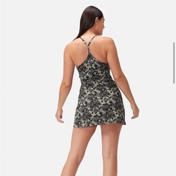 Outdoor Voices The Exercise Dress in Green Tea Tree Floral - Picture 3 of 11